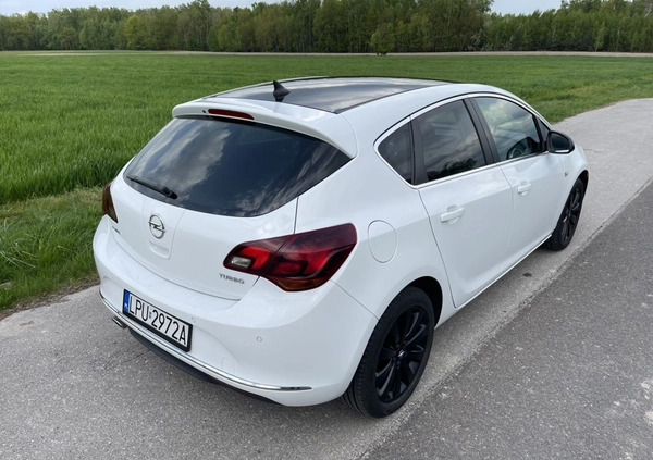 Opel Astra cena 33600 przebieg: 165000, rok produkcji 2013 z Puławy małe 781